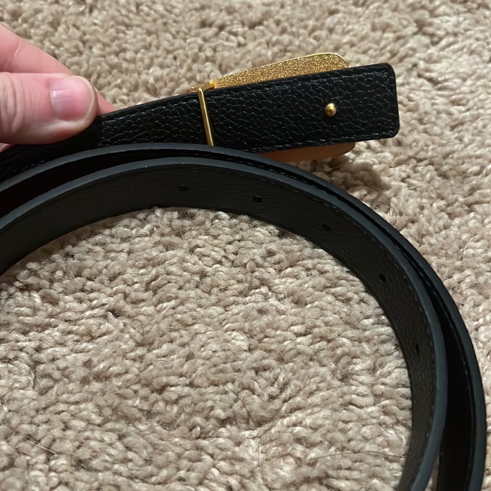 📦 Red / Black Double Sided Vegan Leather Belt - Picture 5 of 10